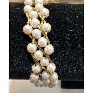 Sarah Coventry Gold And Pearl Bracelet -- 7"